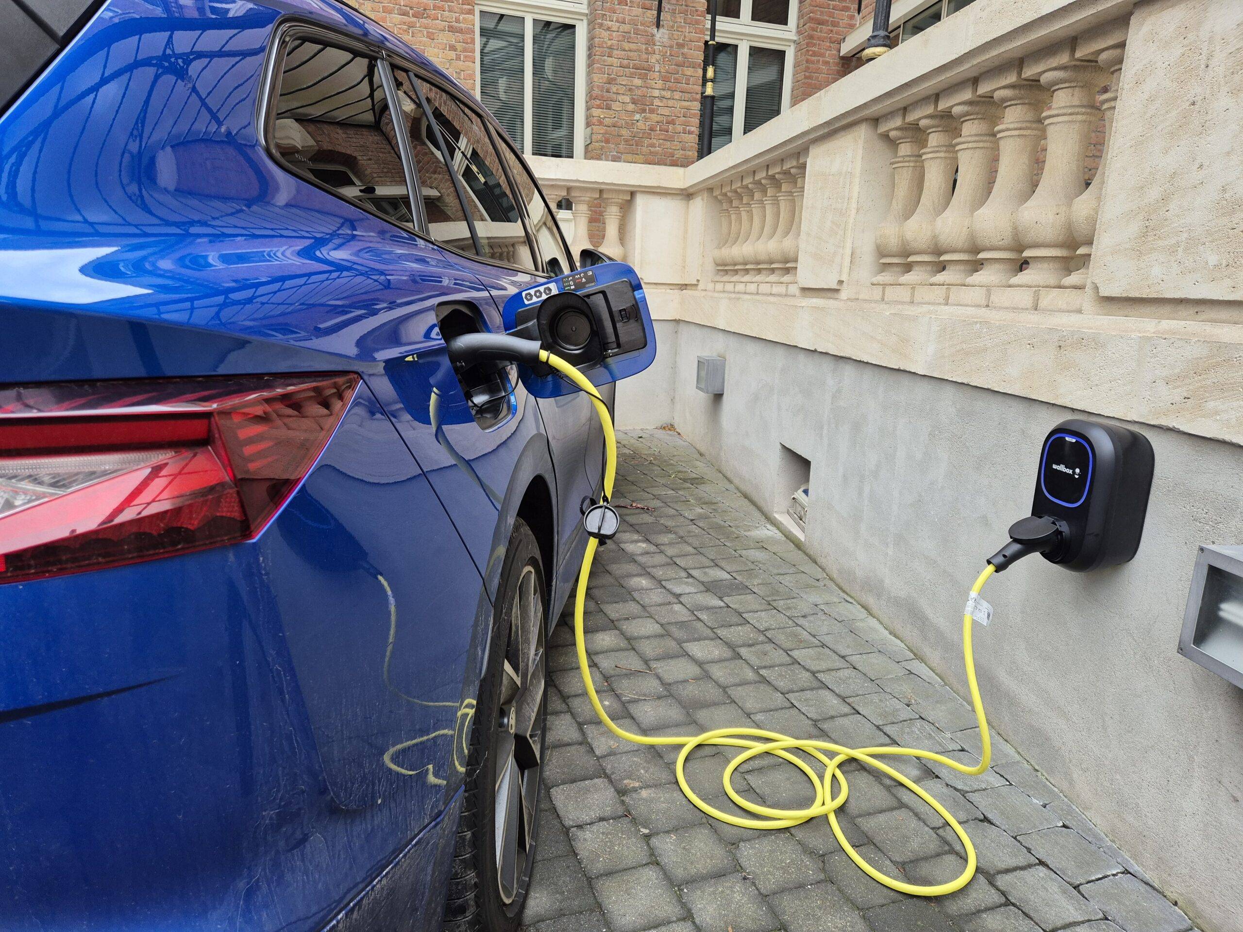 recharge your vehicle - hôtel marotte amiens